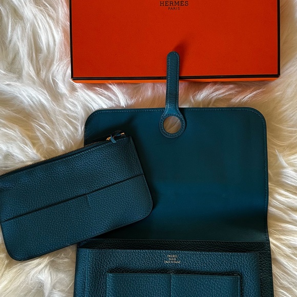 Hermes Dugon Blue Wallet with Box - Picture 2 of 16